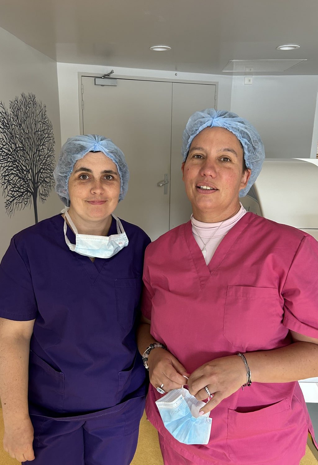 Christine, infirmière, et Soizic, aide-soignante